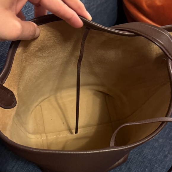 The Row Medium North South Park Tote in dark brown (acajou) - Picture 7 of 7